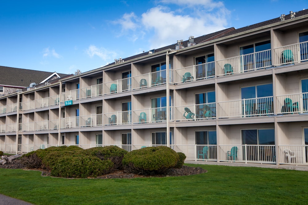 Hi Tide Oceanfront Inn 6/52