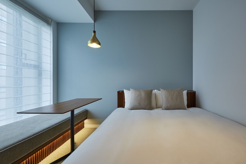 SEMI ROOM, SEMI DOUBLE BED