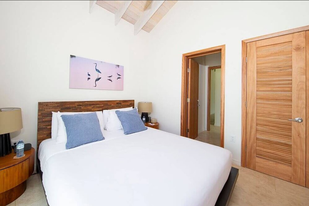 SAILROCK RESORT 31/80