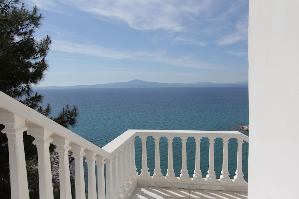 Apollon Apartments 26/28