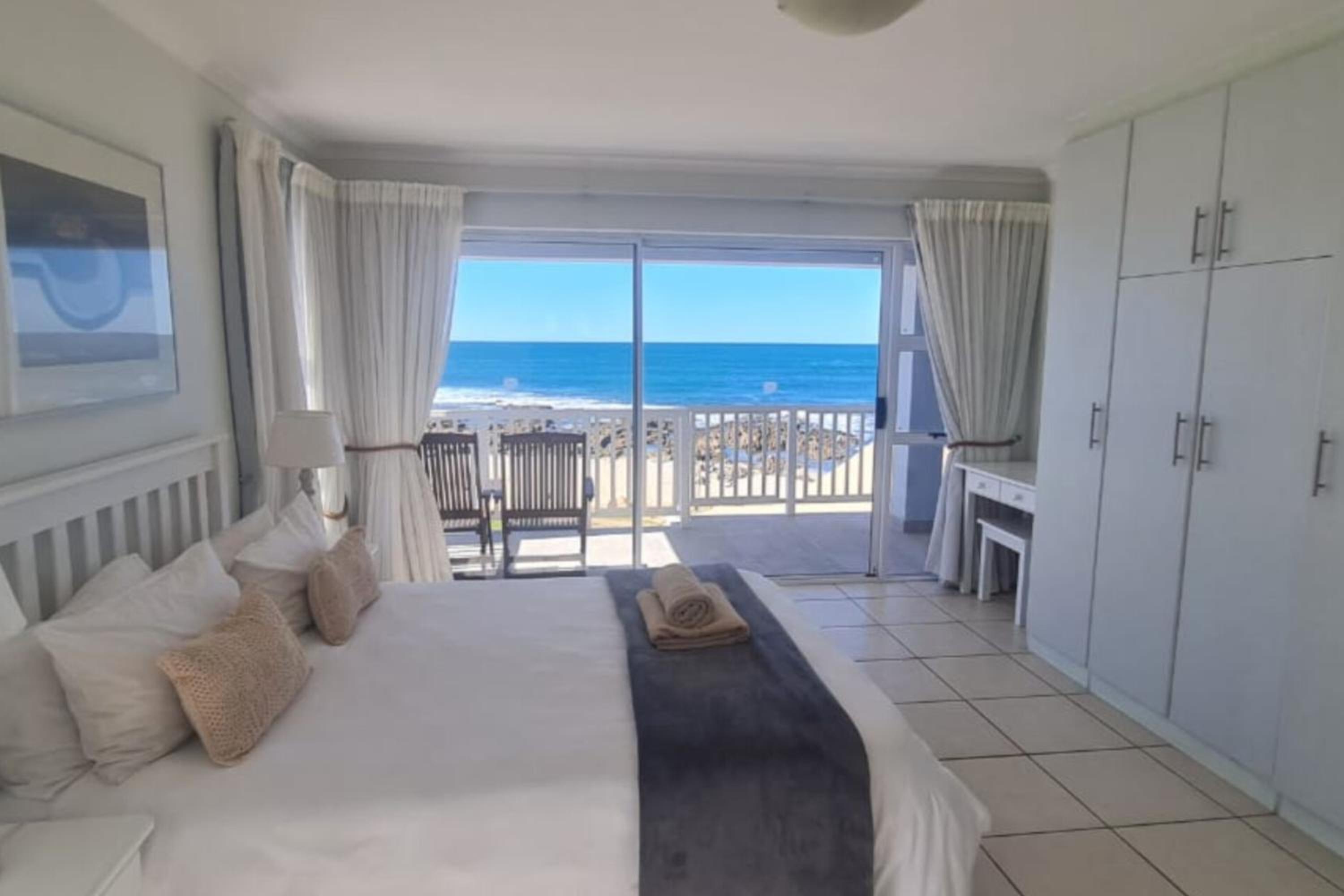 Point Village Hotel 13/76