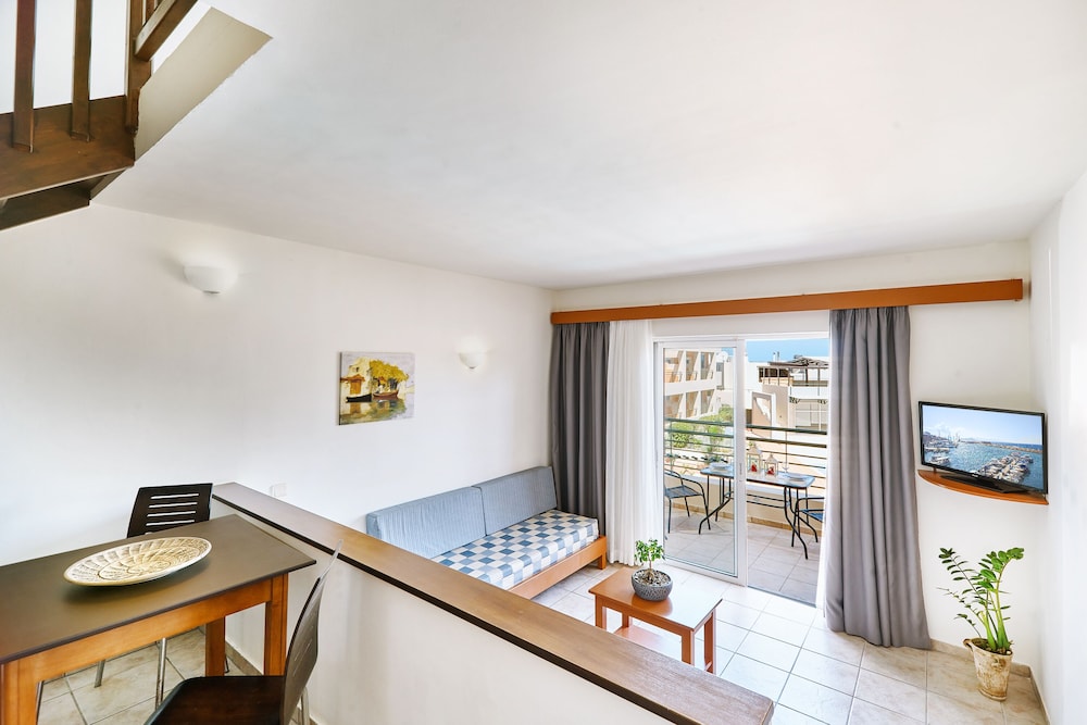 Pegasus Hotel 20/50