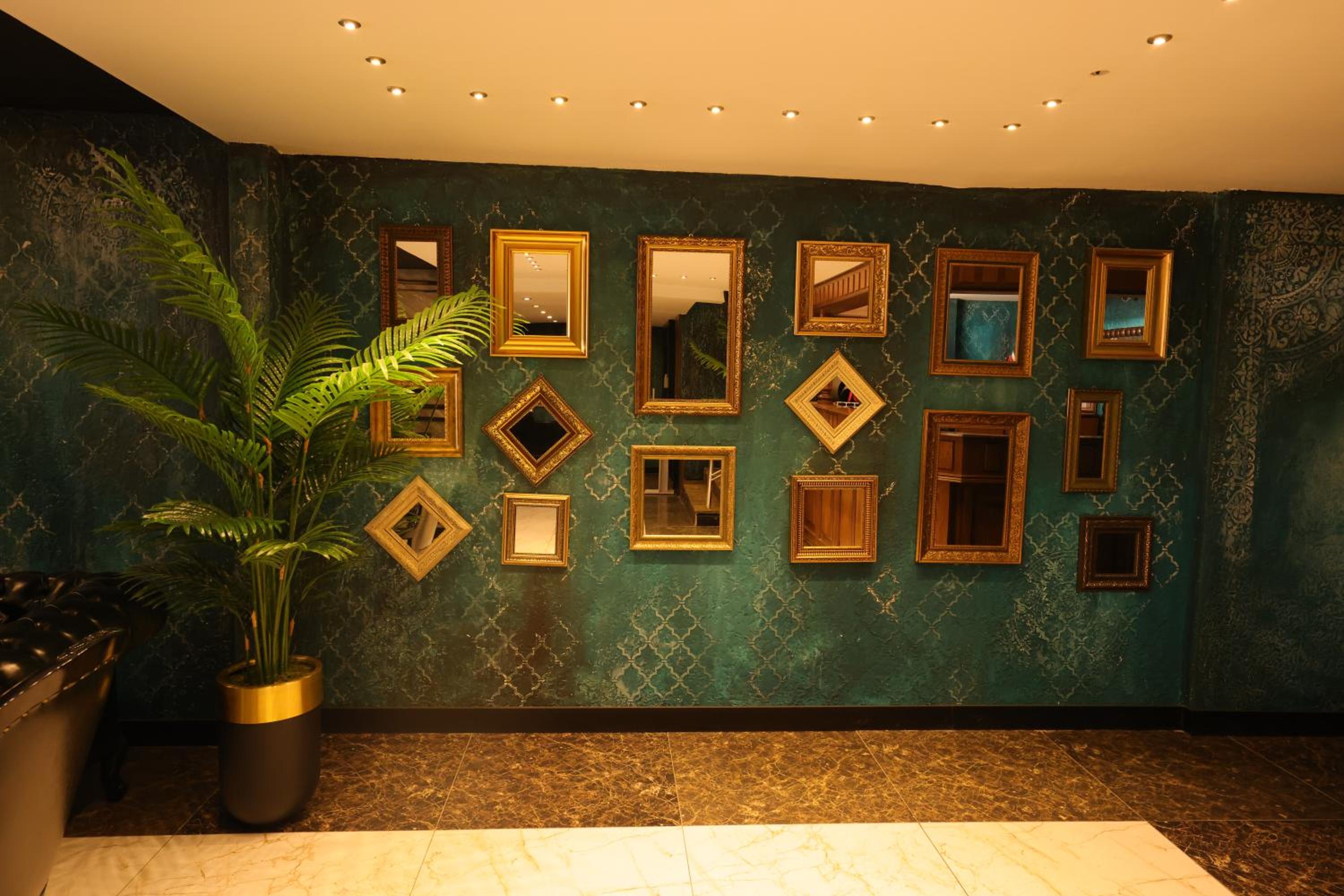 Royal Berk Hotel 8/25