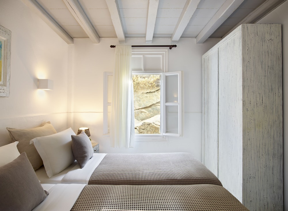 2 Bedrooms, House, Sea View
