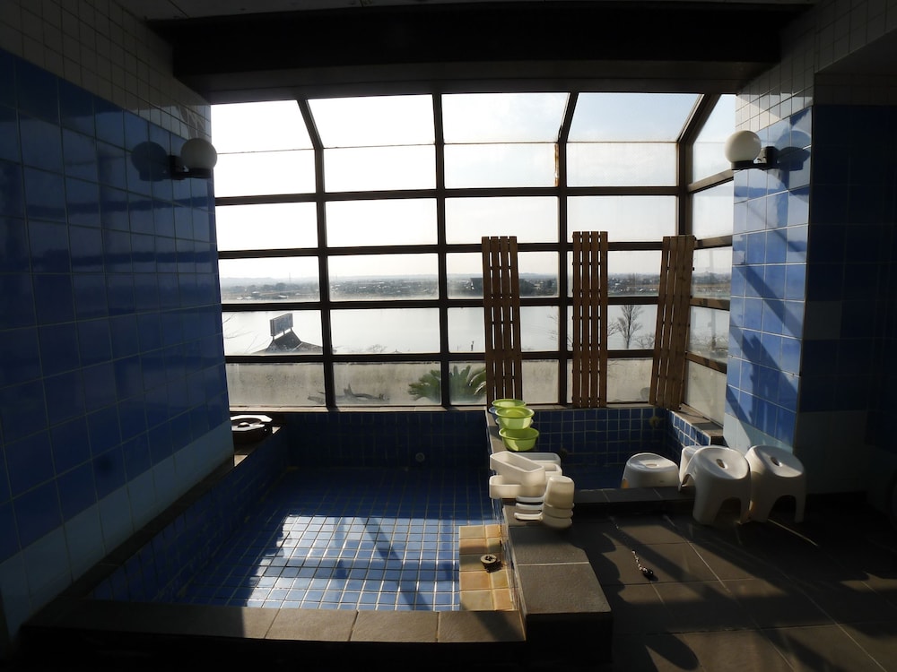 New Makomo Hotel 58/61