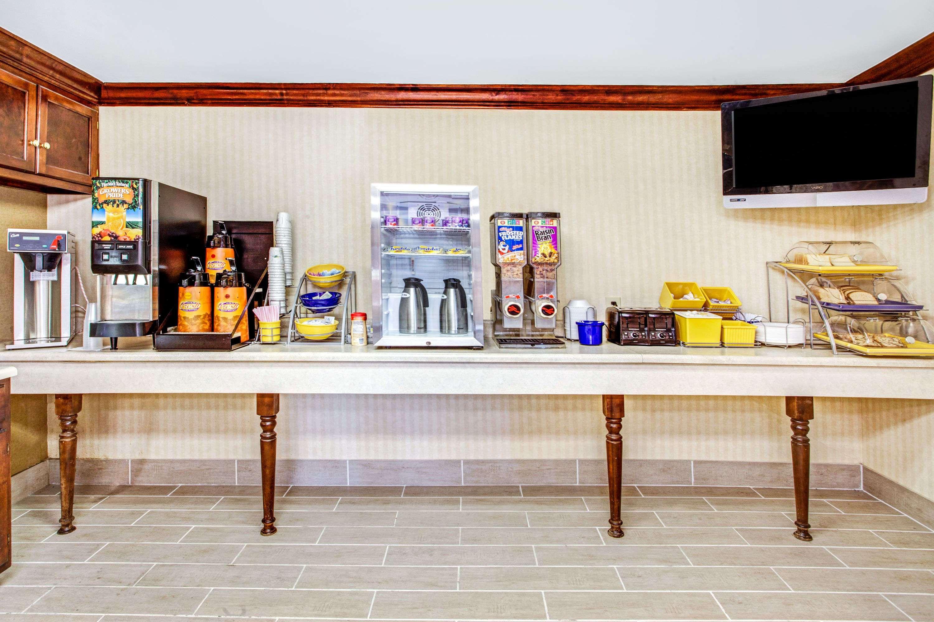 Days Inn By Wyndham Kennesaw 4/23