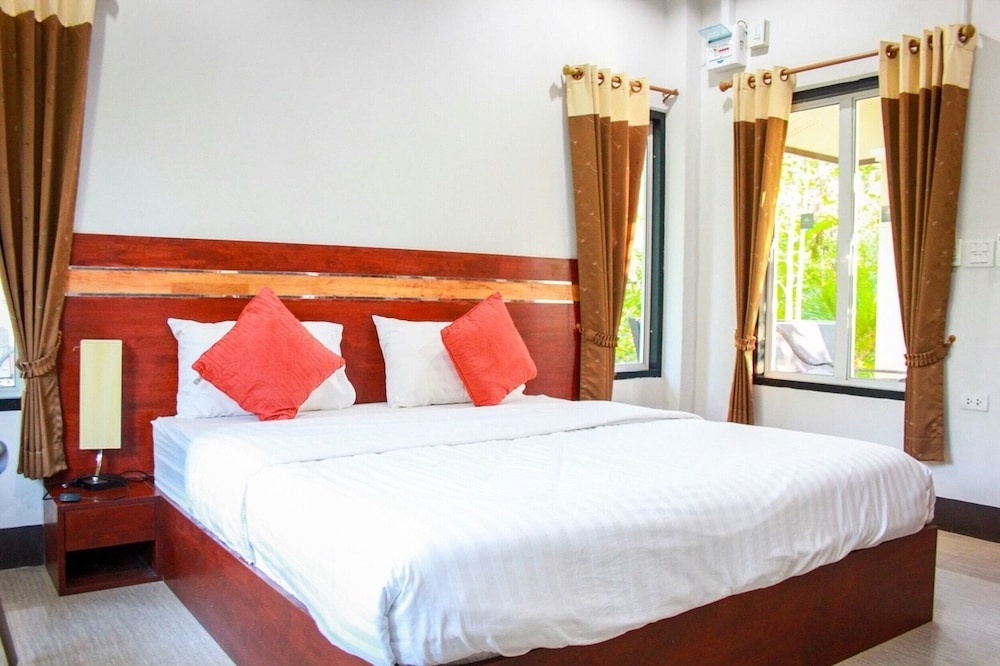 Phutien Resort 10/50