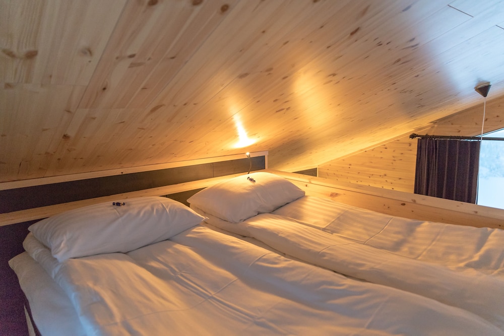 Star Arctic Hotel 24/63