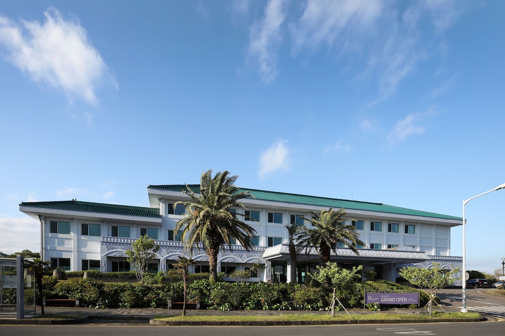 Bloom Hotel 3/53