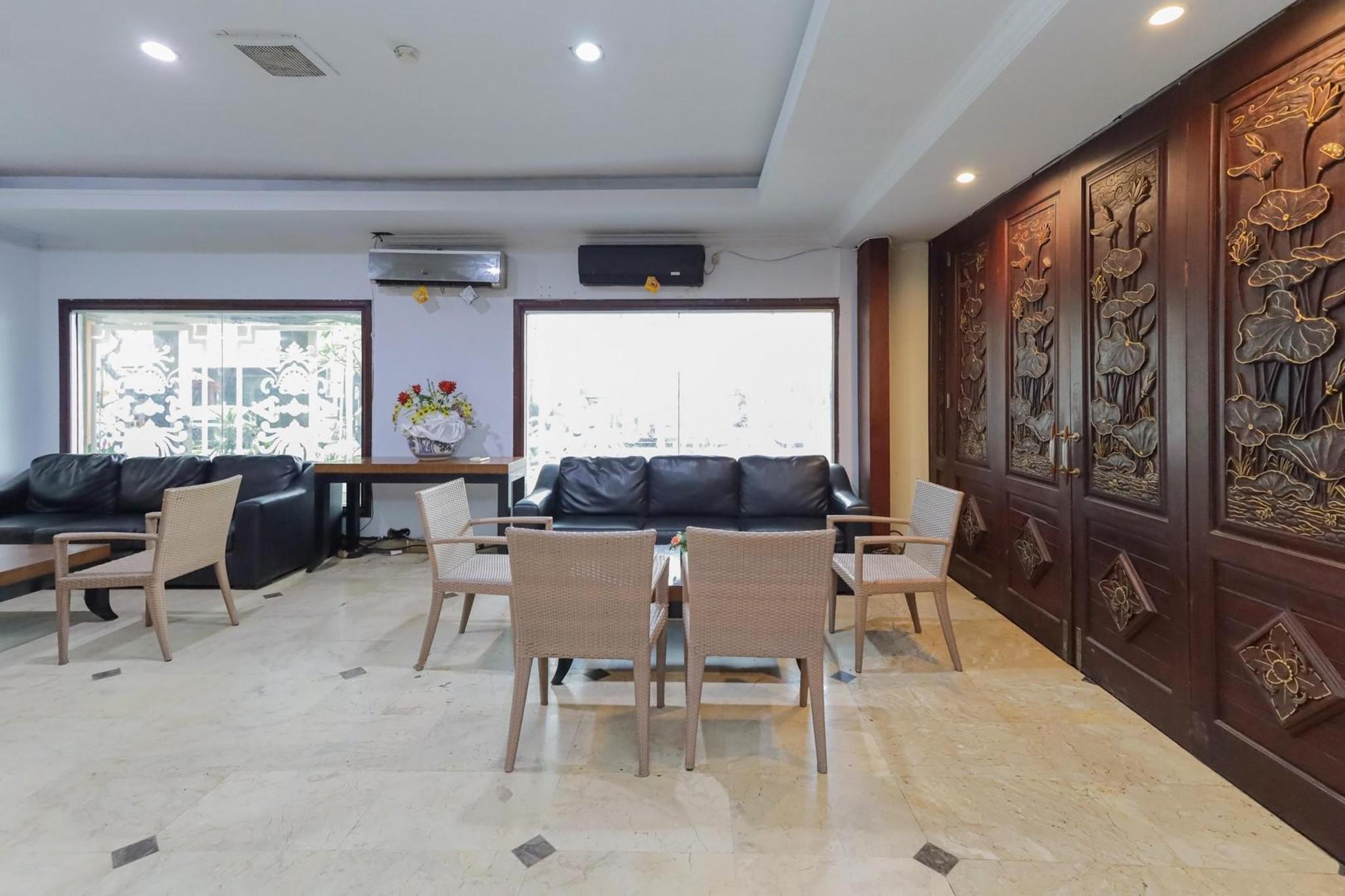 Taman Suci Hotel 25/26
