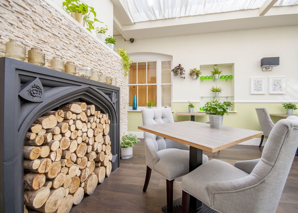 The Highworth Hotel 29/48