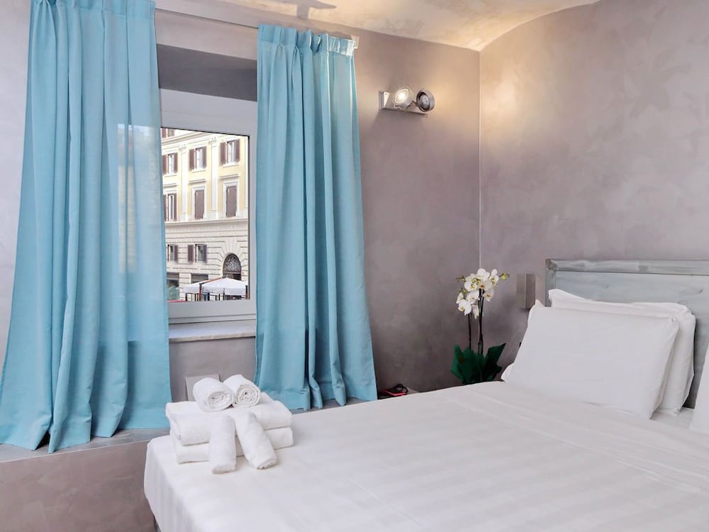 Mama's Home Rome 34/79