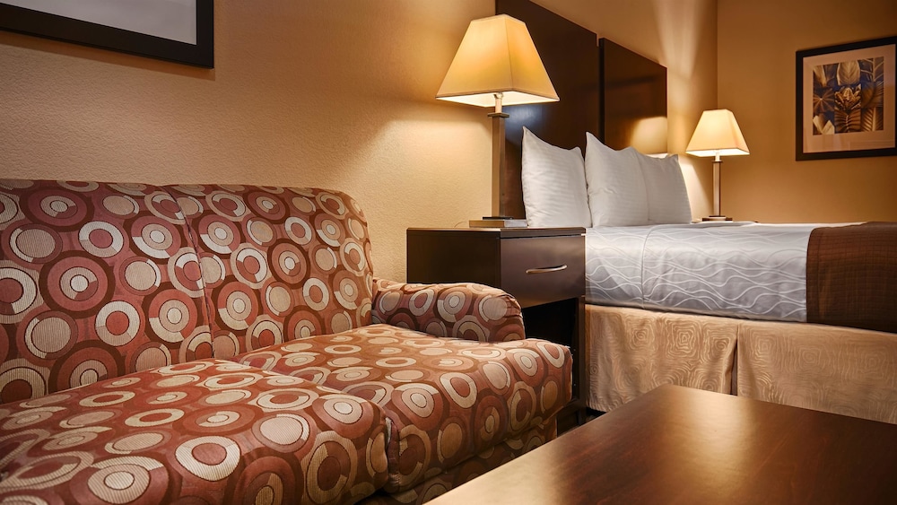 Best Western Cedar Inn 8/24