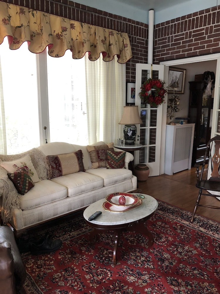 Angie's B&B 22/41