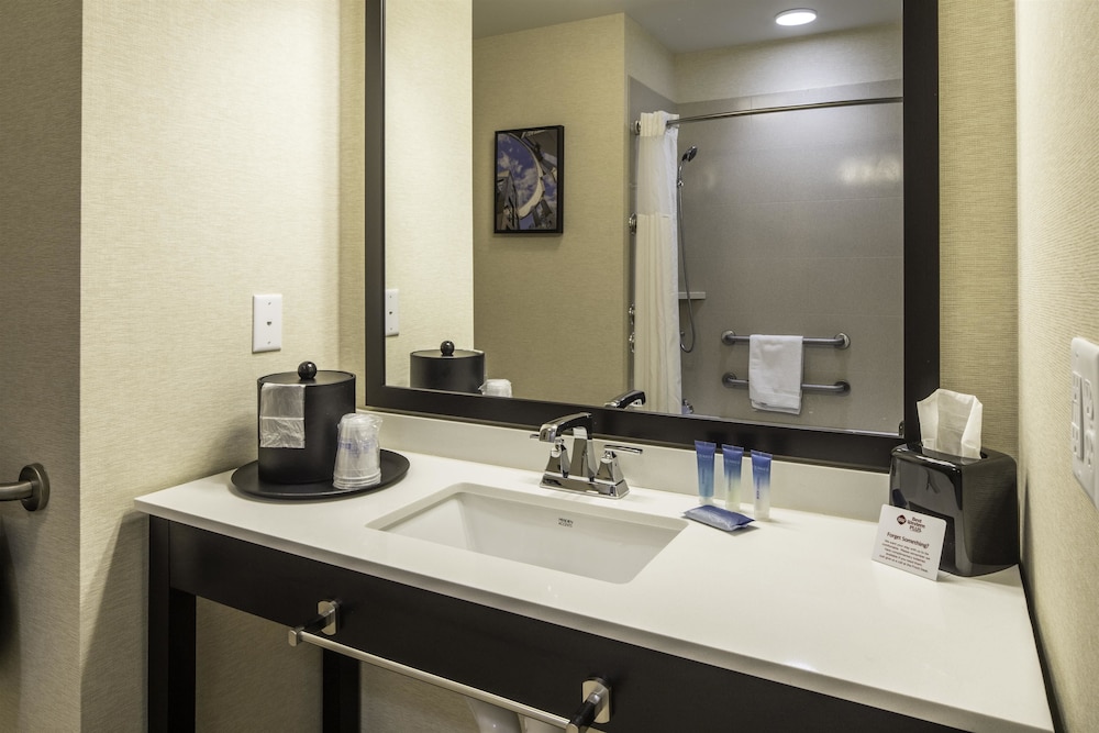 Best Western Plus Franciscan Square Inn and Suites Steubenville 19/47