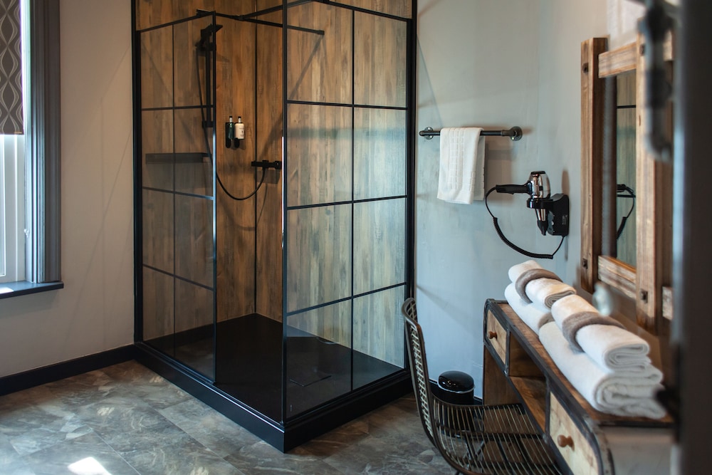 Oaklands Guest House 47/50