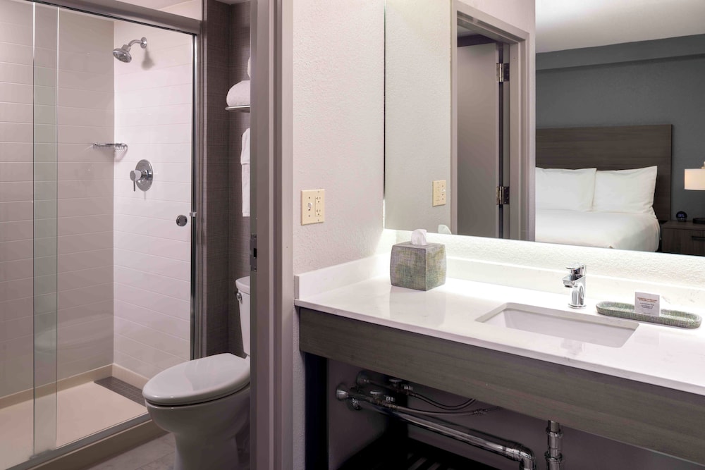 Hyatt Place Boston/Medford 45/49