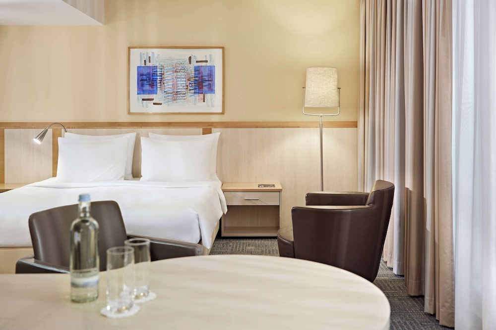 Lindner Hotel Cologne Am Dom, part of JdV by Hyatt 30/58