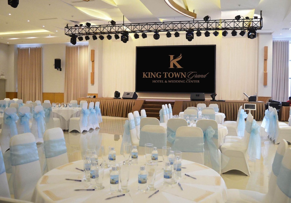 King Town Grand Hotel & Wedding Center 55/59