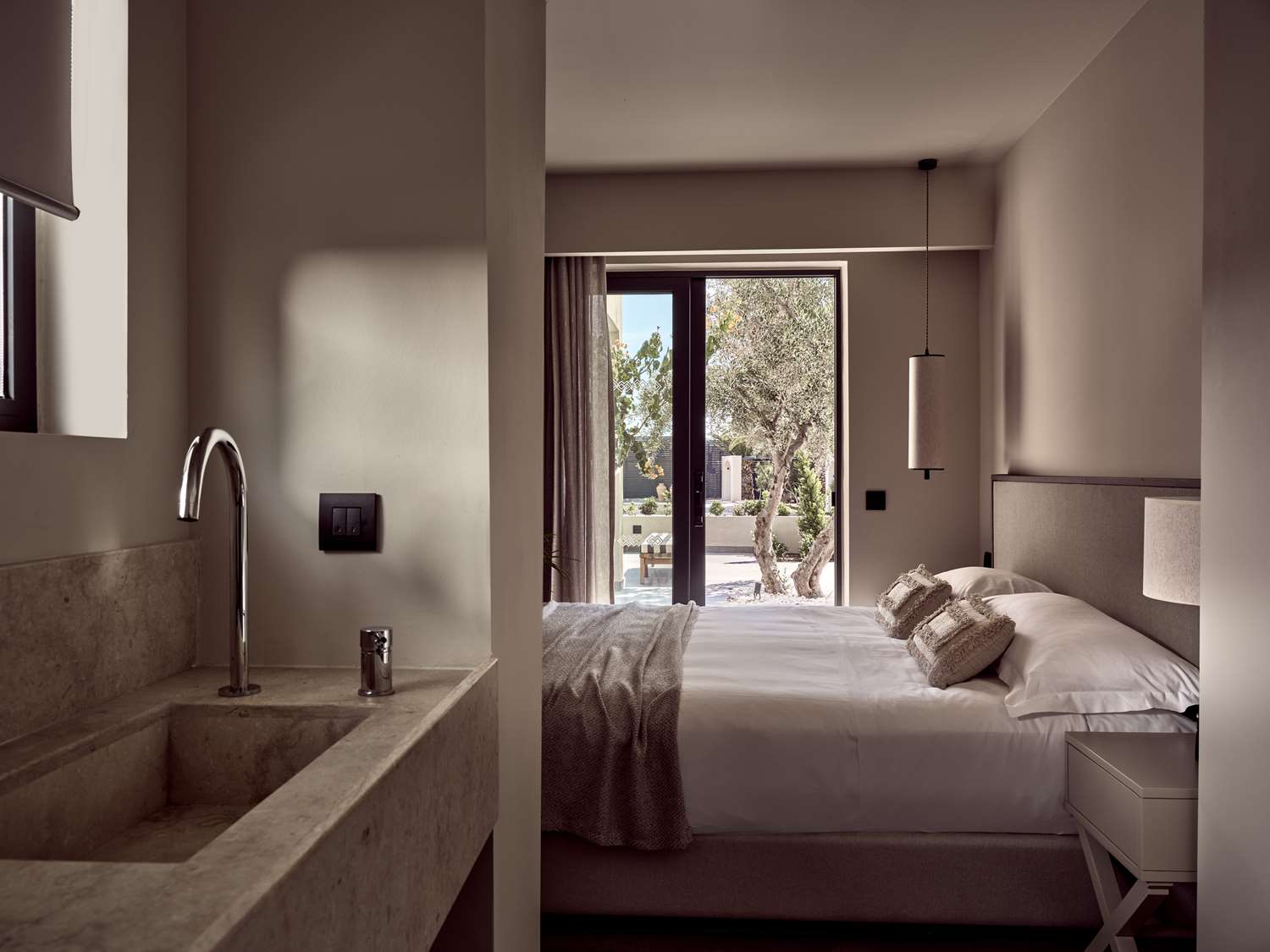 Evergreen, Suite, King Bed, with Pool