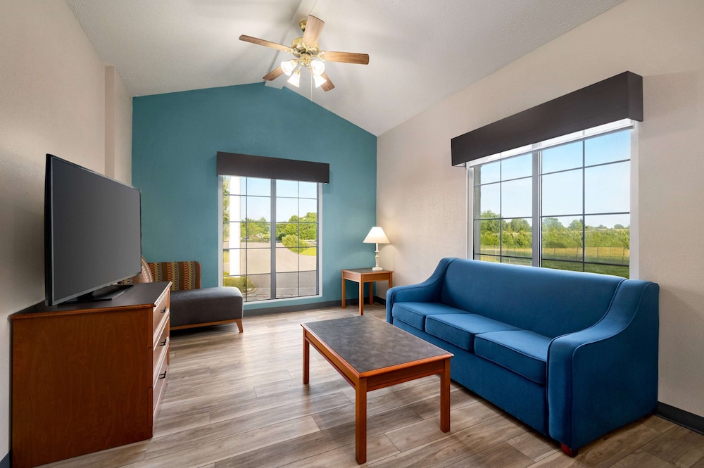La Quinta Inn by Wyndham Columbus Airport Area 35/62