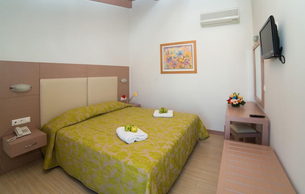Junior Suite, Pool View