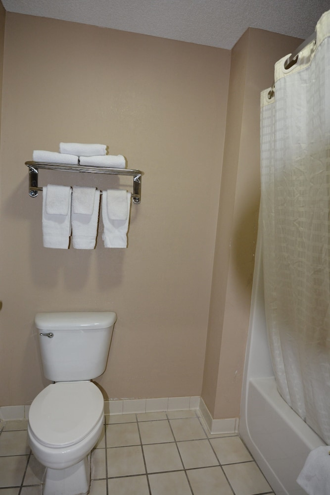 Jameson Inn & Suites Hazlehurst 17/37