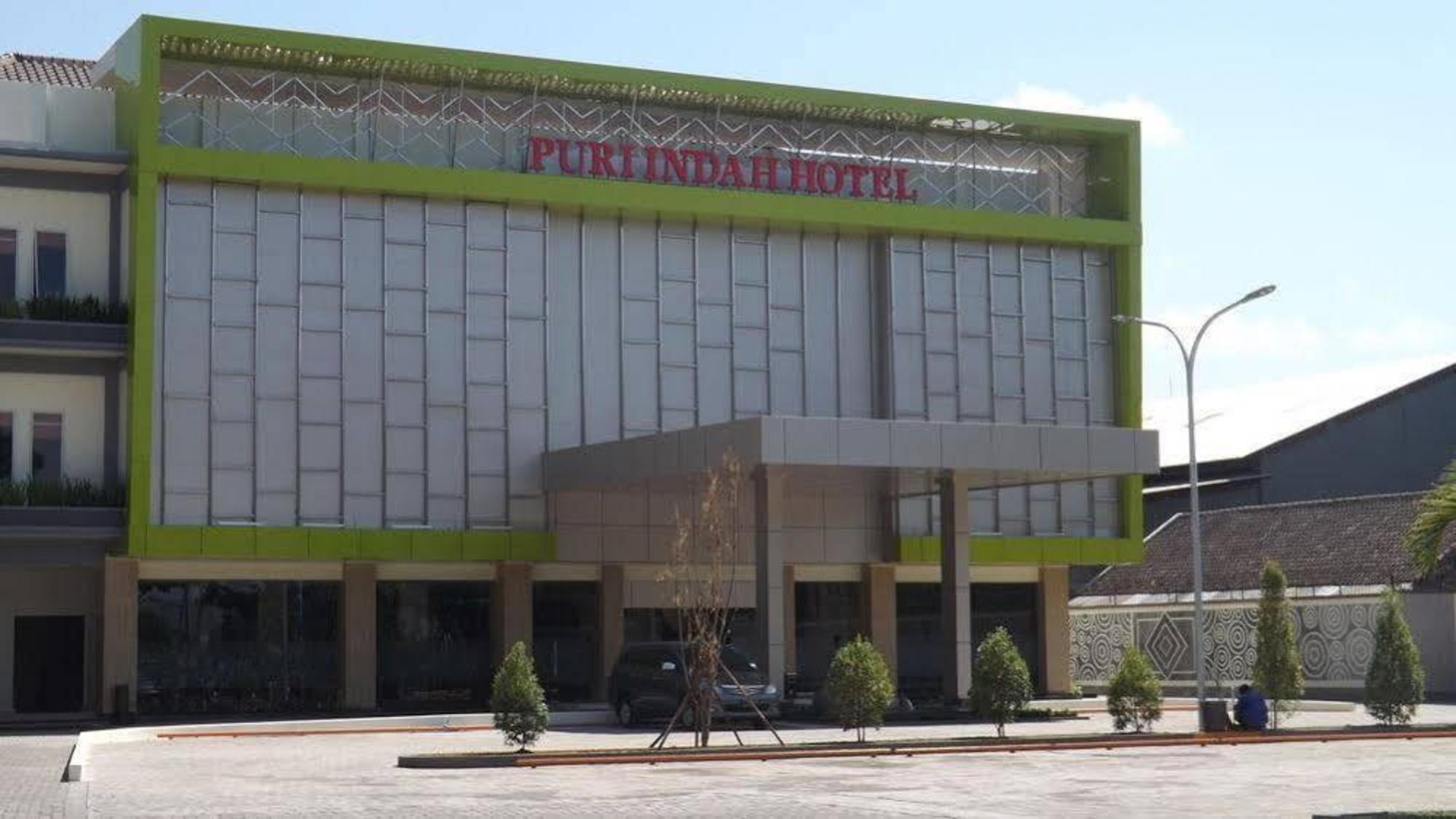 HOTEL PURI INDAH & CONVENTION 4/99