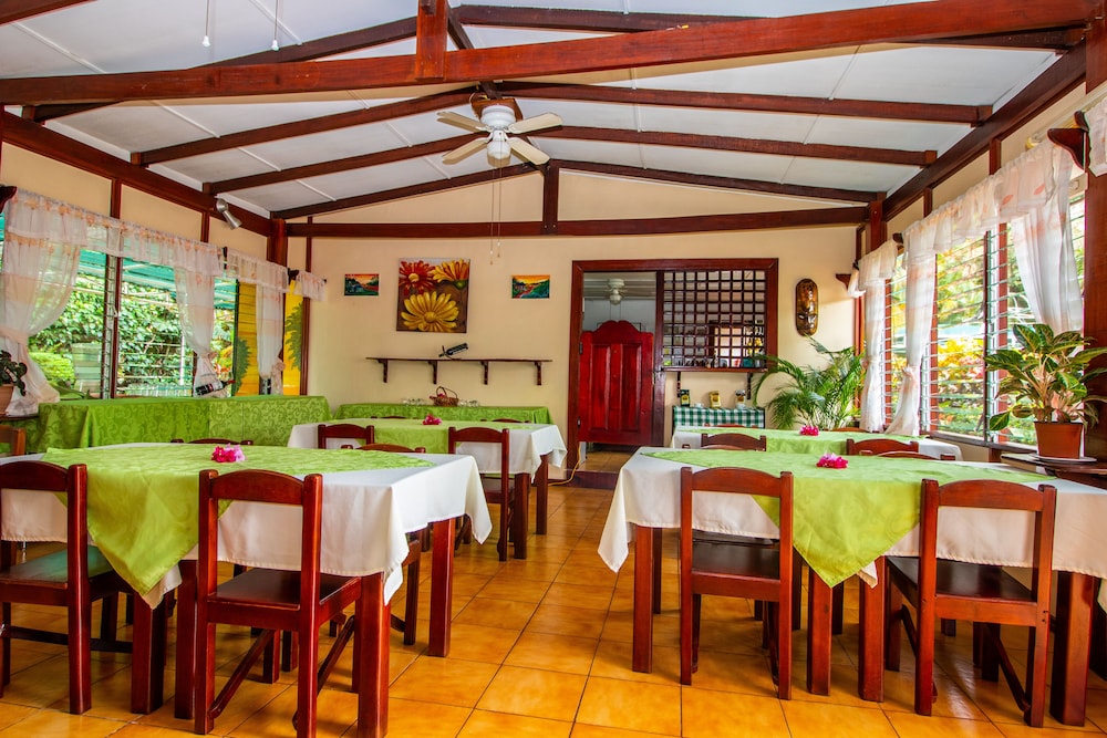 Hotel La Rosa De America 49/70