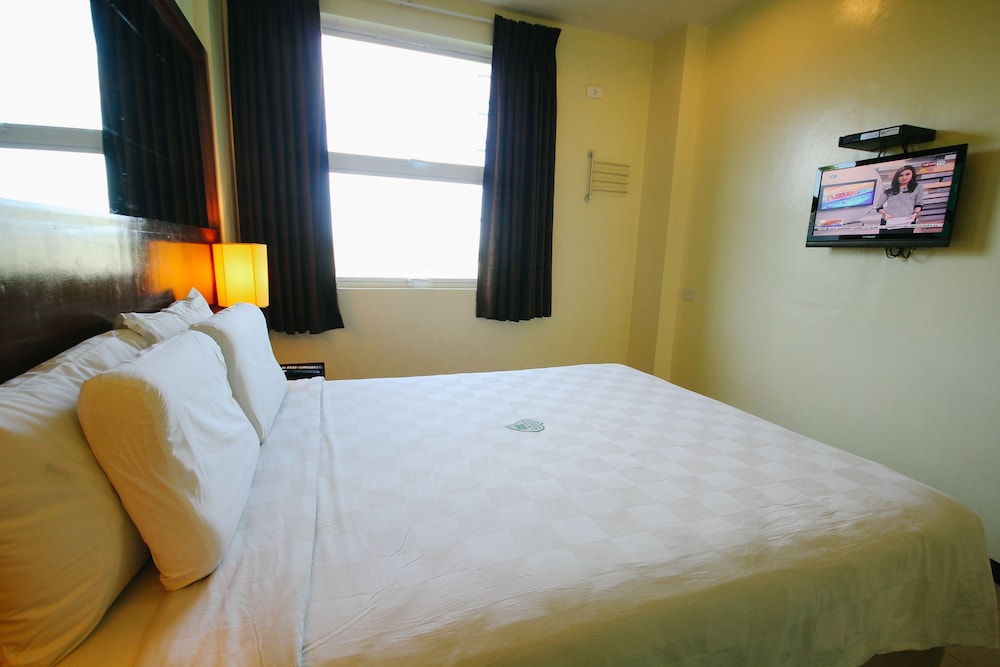 Go Hotels Bacolod 20/58