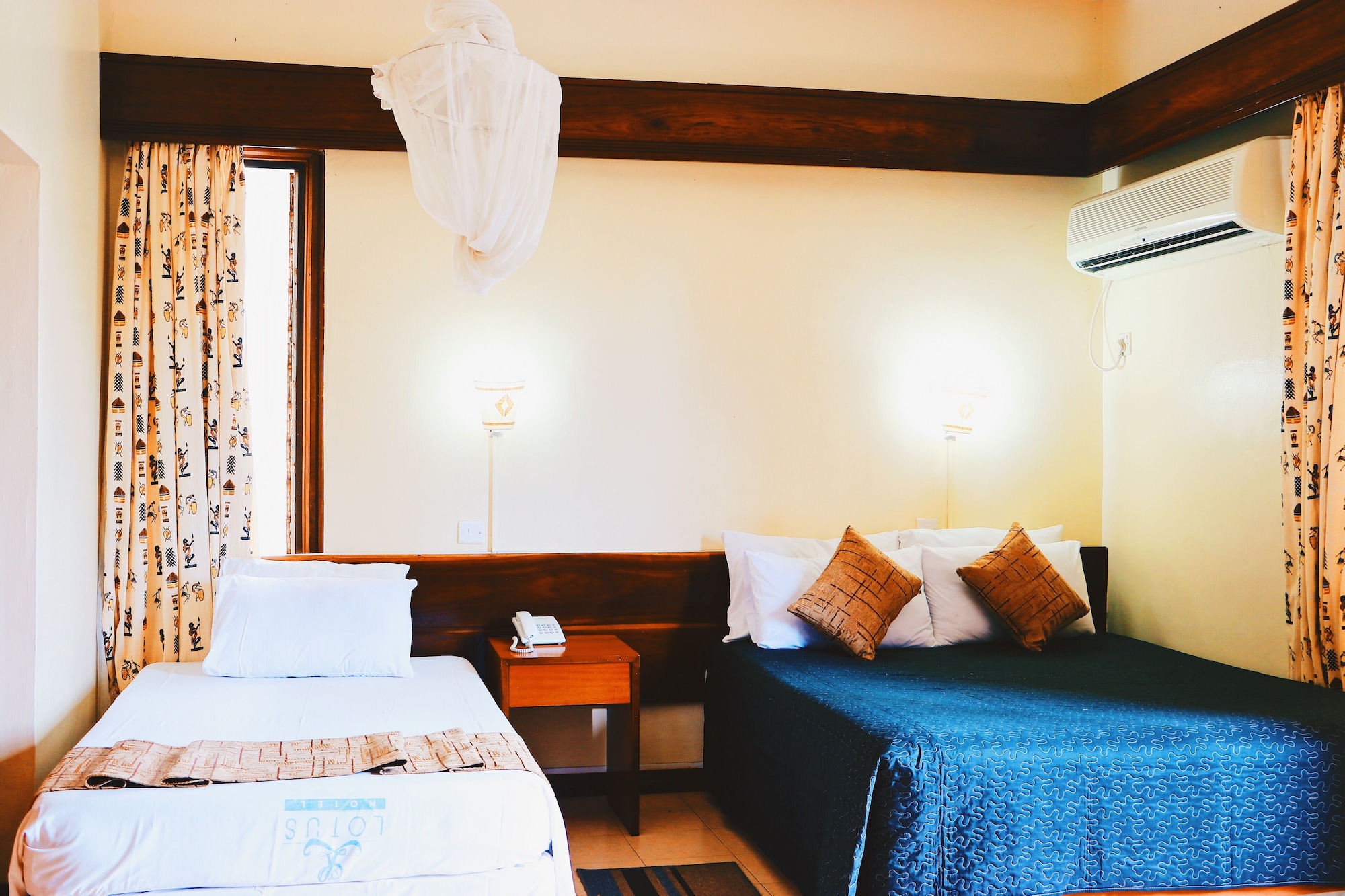 ROOM, TRIPLE