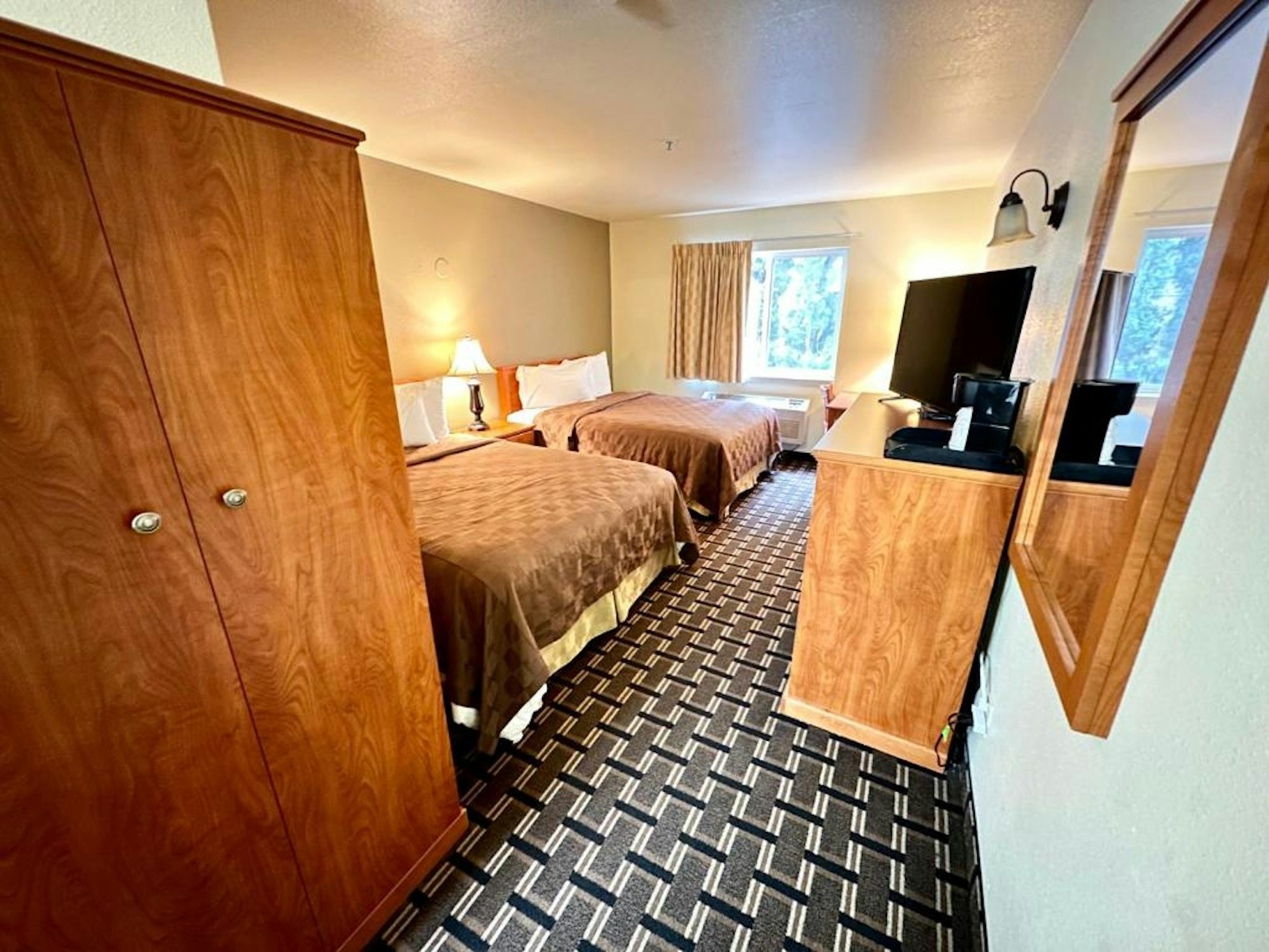 FAIRBRIDGE INN & SUITES KELLOGG 15/48