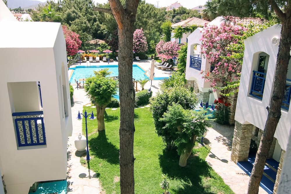 Marphe Hotel Suite and Villas 39/51