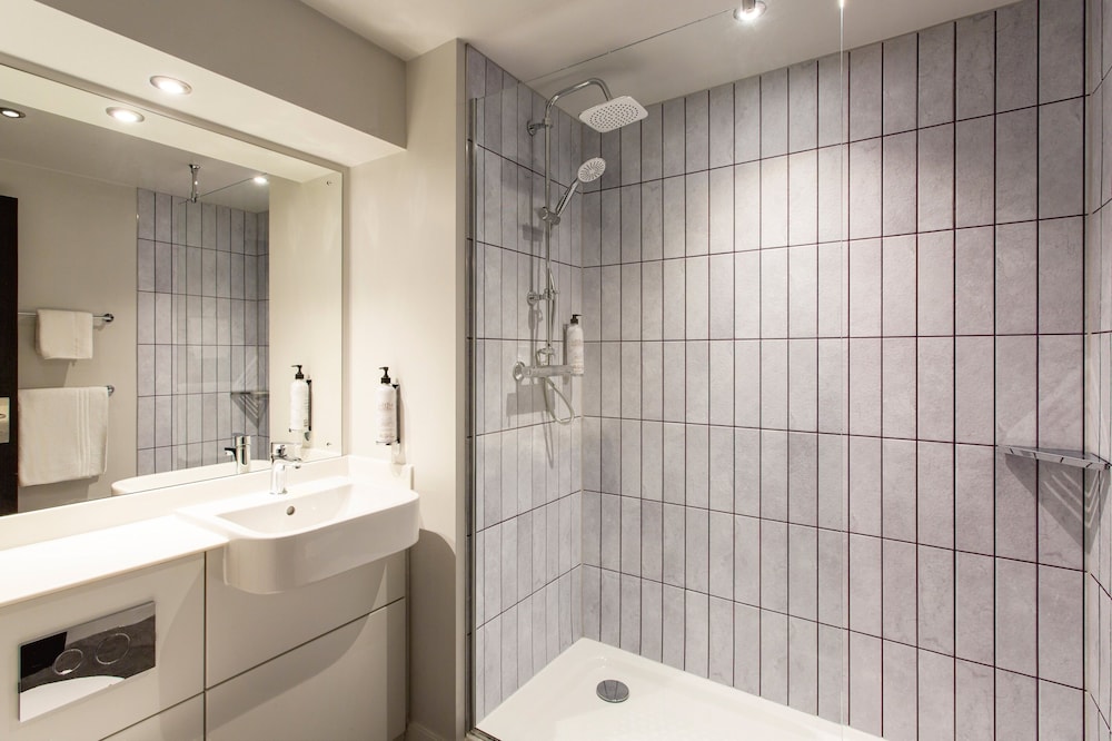 Premier Inn Wakefield South (M1, Jct39) 38/40