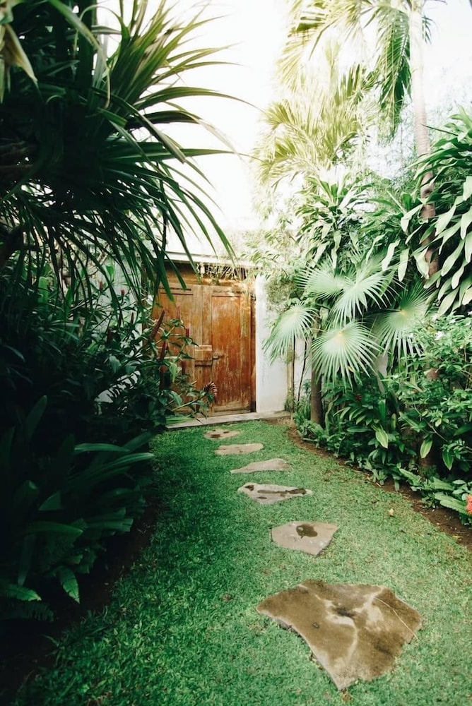 Zin Berawa Villas & Bungalows 47/54