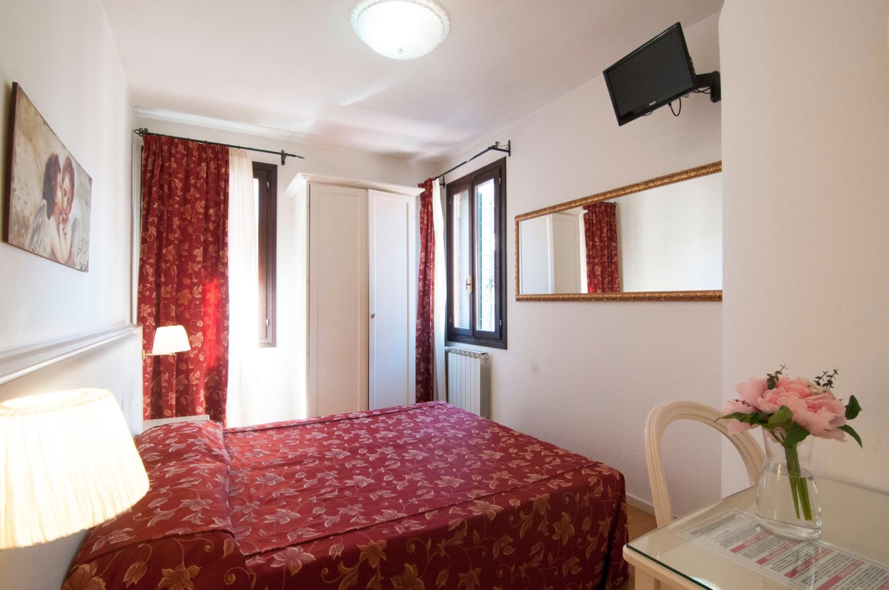 Hotel Ai Tolentini 25/55