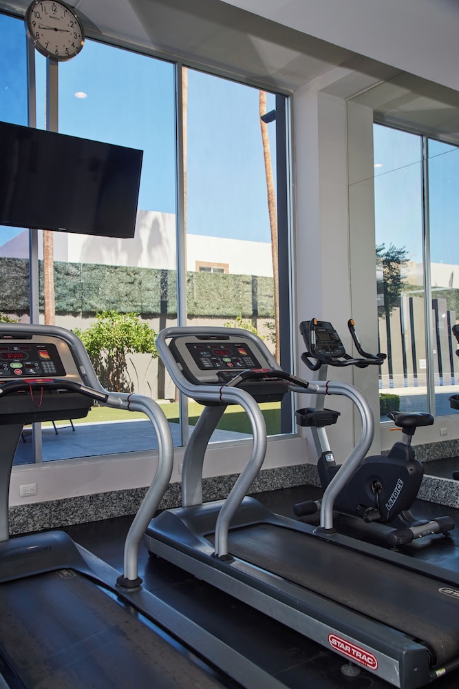 Holiday Inn Express Suites Hermosillo 25/50