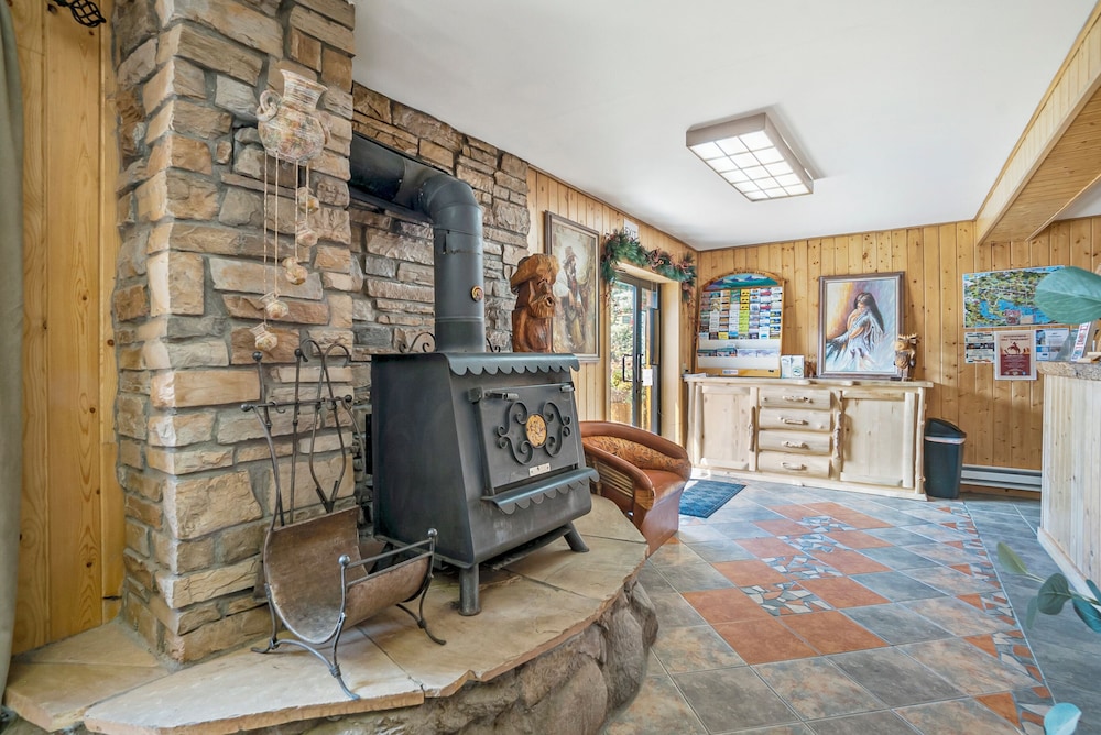 Spirit Lake Lodge and Snowmobile Rentals 51/63