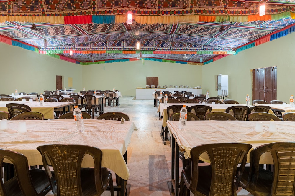 Royal Jaisalmer Resort With Swimmingpool 18/27