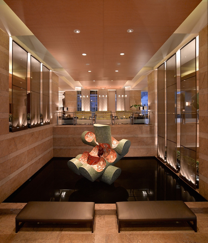 Grand Hyatt Mumbai Hotel and Residences 62/75