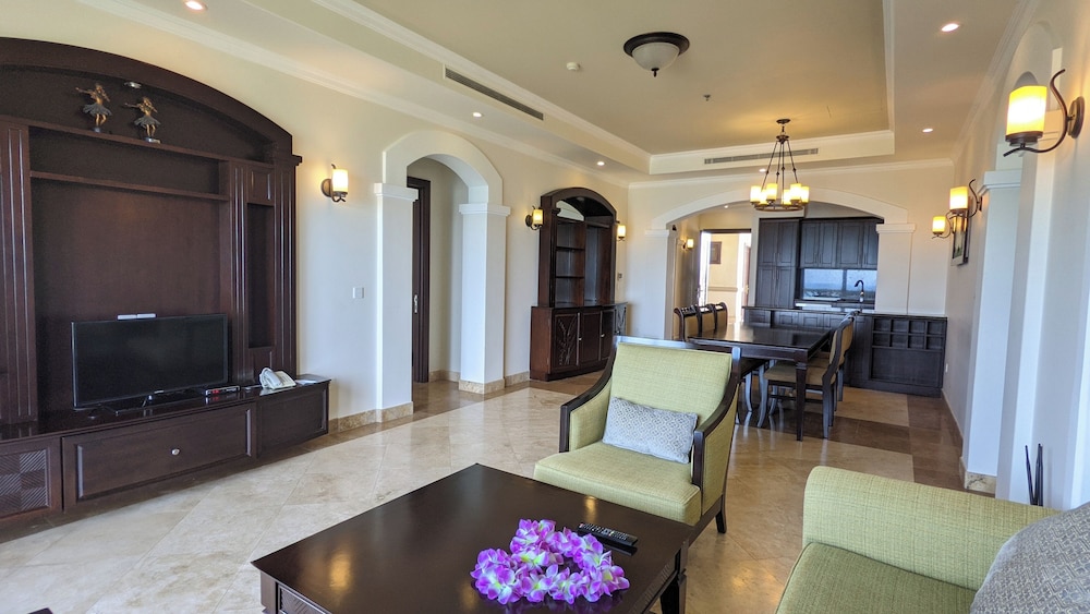 Olalani Resort and Condotel 44/69