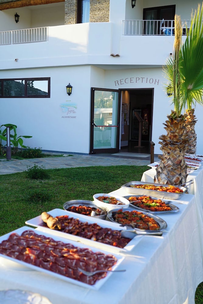 Luzia Agriresort 5/50