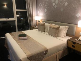 Super, Deluxe, Double or Twin Bed