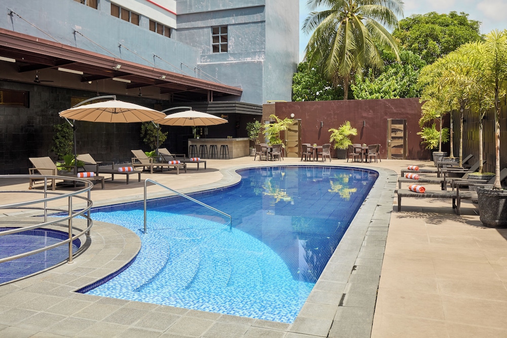 Summit Hotel Tacloban 61/63
