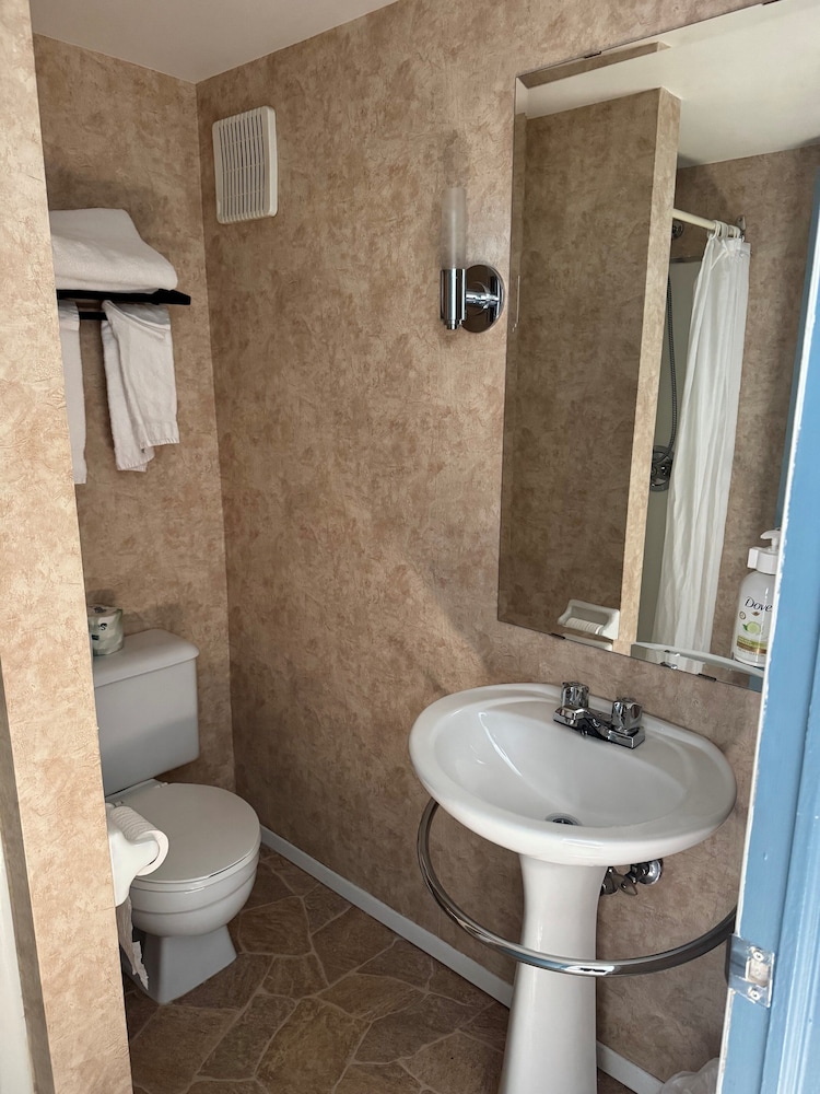 Travelodge by Wyndham Drummondville 49/50