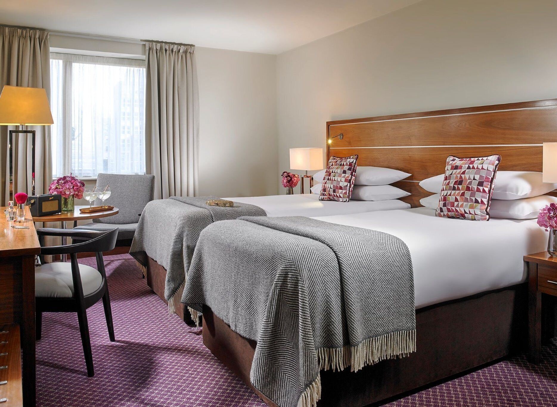 CLASSIC, TWIN BEDS