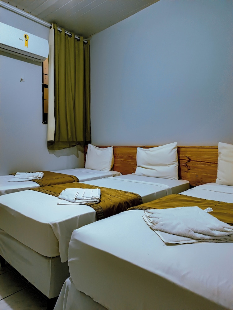 Center 1 Hotel 11/50