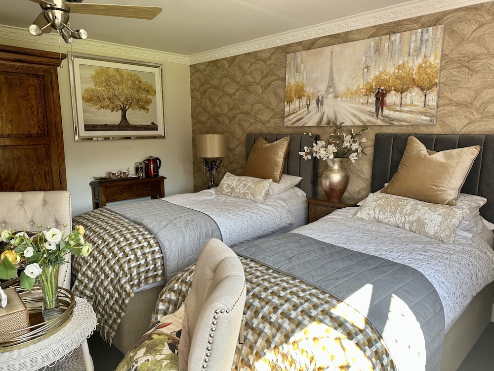 Beechwood B&amp;B 19/32