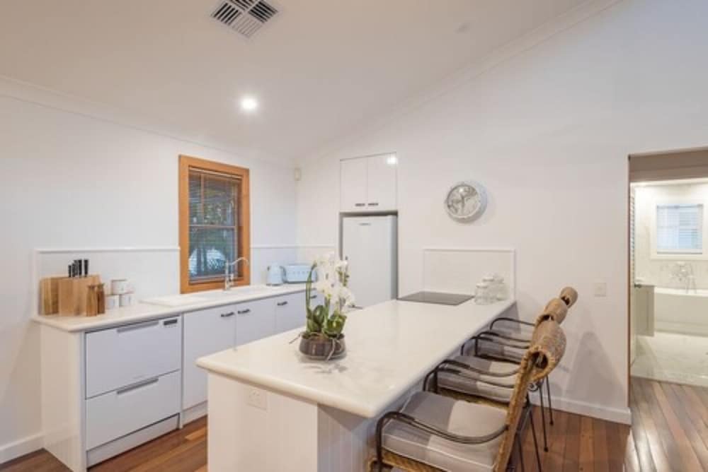 NOOSA OUTRIGGER BEACH RESORT 62/73