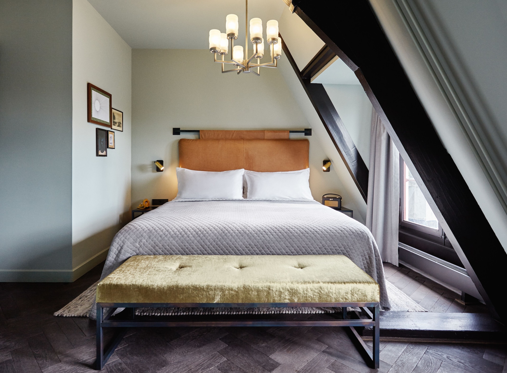 ROOMY, CANAL VIEW